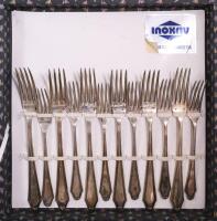 Ezüst (Ag) 6 személyes, 43 részes evőeszköz készlet. Pest, 1872-1937 közötti fémjel, 800 ezrelékes e...