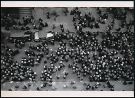 cca 1930 Margaret Bourke-White (1904-1971) amerikai fotóriporter és fotóművész felvétele, 1 db modern nagyítás, "A fotóművészet egyetemes története" című előadásának anyagából, jelzés nélkül, 15x21 cm