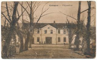 Kiskapus, Kleinkopisch, Copsa Mica; pályaudvar, vasútállomás. Vasúti levelezőlapárusítás 8981. / railway station (kopott sarkak / worn corners)