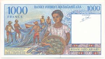 Madagaszkár DN (1996-2004) 500Fr T:UNC
Madagascar ND (1996-2004) 500 Francs C:UNC
Krause P#76b