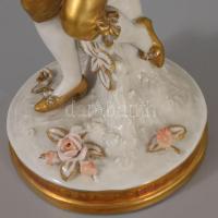 Sitzendorf historizáló stílusú fiú és lány pár. Jelzett, kézzel festett, aranyozott, kis pattogzássa...