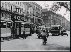 cca 1960 Budapest, a 6-os és 66-os villamos forgalomban, 1 db modern nagyítás, jelzés nélkül, 15x21 cm