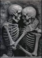 cca 1950 "Ásó, kapa, nagyharang se választ el bennünket", 1 db modern nagyítás, jelzés nélkül, 21x15 cm