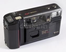 Yashica T2 fényképezőgép, Carl Zeiss Tessar beépített objektívvel, tokban