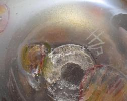 Horváth Zsófia (1977-): Váza. Részben színezett, irizáló felületű hutaüveg. Jelzett, hibátlan, m: 10...