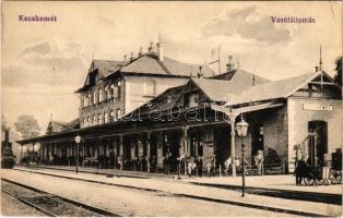 Kecskemét, vasútállomás, gőzmozdony, vonat. Gross Simon kiadása (EK)