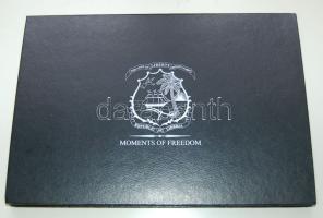 Esztétikus éremtartó tálca borítóval, 24db 45mm átmérőjű erméhez, használt, szép állapotban.