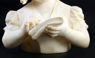 Ismeretlen szobrász: Olvasó lány. cca 20. sz. első fele, alabástrom, vagy alabástrom massza, felület...