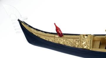 Retro olasz műanyag világító gondola dísz, működik, eredeti dobozában, h: 35 cm