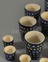 Antik pávaszemes mintás kerámia borozó-pálinkázó készlet, 6-6 pohárral, m: 21 cm