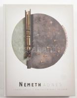 Németh Ágnes: Formálómező/ Spatiotemporel meadow. Szentendre, 2015, Művészet Malom. Kiadói kartonált papírkötés.