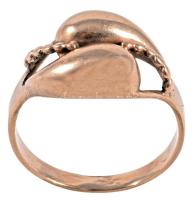 Arany (Au) karikagyűrű. 1966-1998 közötti fémjel, Pénzverő gyártói jel, 14 karátos arany, m: 57, nettó 3,48g