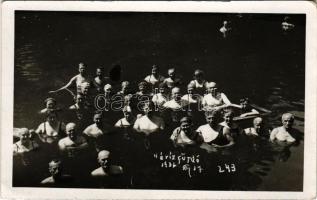 1932 Hévíz, fürdőzők csoportja. Ring photo (EK)