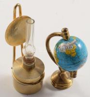 2 darab miniatúra, földgömb, petróleumlámpa, m: 7 cm alatt