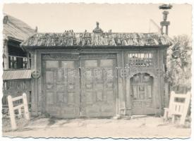 Rozávlya, Rozália, Rosalien, Rozavlea (Máramaros, Maramures); Székely kapu / Transylvanian wooden carved gate. photo (non PC) (12,2 x 8,8 cm)