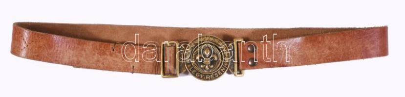 cca 1930-1940 "Légy résen!" feliratú cserkész övcsat, réz, Cserkészbolt jelzéssel, 5x9 cm