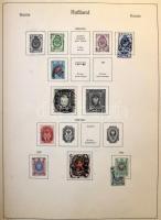 Oroszország és Szovjetunió gyűjtemény hatalmas 300 oldalas KABE előnyomott albumban, csavaros borítóval az 1880-as 1960-as évekből, 1940 előtt gyengécske, a 40-50-es évek erősebb, jobb sorokkal, értékekkel (pl: a Magas házak sor 5 értéke). Bontásra, kiegészítésre kiváló! Érdemes megnézni!