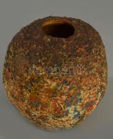 Csizmadia Margit (1925-1991): Váza. Jelzett, hibátlan, m: 9,5 cm