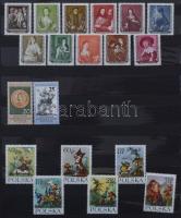 12 lapos A4-es berakó, benne kevés régebbi főleg Kelet-európai festmény motívum kiadás, valamint néhány egyéb motívum