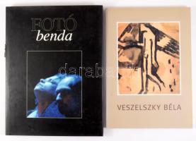 Körner Éva (szerk.): Veszelszky Béla gyűjteményes kiállítása. Bp., 1997, Műcsarnok, 121 p. Gazdag képanyaggal, Veszelszky Béla műveinek reprodukcióival illusztrált kiállítási és életmű katalógus. Kiadói papírkötés. + Benda Iván: Fotó Benda. 1999, Ab Ovo. Gazdag képanyaggal illusztrált. Kiadói kartonált papírkötés, sérült kiadói papír védőborítóban.