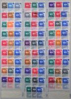 Magyar és külföldi bélyegek 16 lapos nagy könyvkötészeti berakóban. Érdekes vegyes anyag, benne az 1...