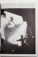 Evetsil. A 20-as évek cseh avantgardja. Ford.: Lovay Zsuzsa. Bp., 1989., Műcsarnok. Gazdag fekete-fe...