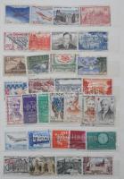 41 db közepes méretű berakó, bennük régi és modern magyar és külföldi bélyegek az egész világból. Ér...