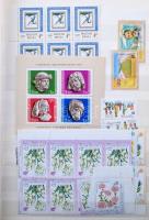 Magyar hagyaték, sorok, blokkok kevés régebbivel, jobbakkal 3 db A4 berakóban, hozzá kevés bélyegzett bélyeg borítékokban