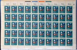 NSZK 33 db hajtott modern ív + ívdarabok, iratrendező mappában