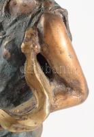 Gáspár Géza (1965): Hügénia az egészség istennője. Patinázott bronz, jelzett, márvány talapzaton. 38...