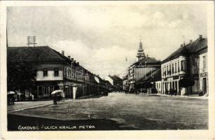 1941 Csáktornya, Cakovec; Péter király utca, gyógyszertár, utcai árusok, Josip P. és Weiss Sándor üzlete / Ulica Kralja Petra, Ljekarna. Jagic i Benko / street view, pharmacy, shops, street vendors (EK)