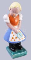 Komlós kerámia: Éneklő kislány. Festett mázas kerámia, jelzett, hibátlan, m:16 cm