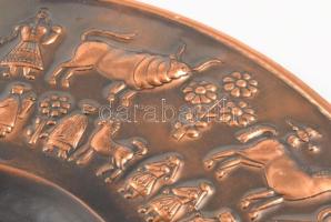 Nagy méretű iparművész réz fali dísztál. Aratási jelenettel, állatokkal, klf paraszt emberekkel d: 4...