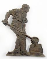 Fémöntő munkás. Öntvény. XX sz. eleje 16 cm