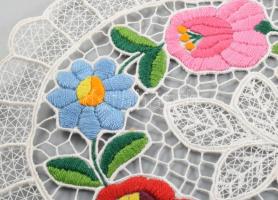 Kalocsai mintás hímzett terítő csipke 40x26 cm