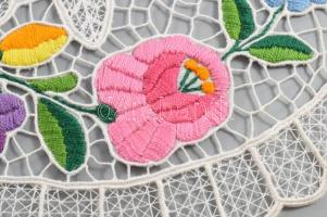 Kalocsai mintás hímzett terítő csipke 40x26 cm