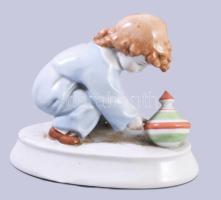 Zsolnay búgócsigás lány Terv: Sinkó. Kézzel festett, jelzett, 16x12 cm