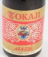 1966 Tokaji Aszú, 5 puttonyos, bontatlan palack, édes, fehér desszertbor, a palack fejét később levi...