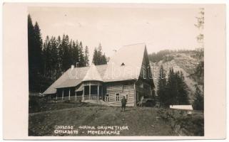 Gyergyói-havasok, Munti Giurgeu; Gyilkos tó menedékház. Lőrincz Foto / rest house. photo