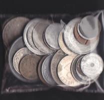 Vegyes kis tétel benne, pengő, forint és más régi pénzek T:vegyes