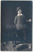 Vajdahunyad, Hunedoara; vadász fiú, nyúl, kutya / hunter boy, rabbit, dog. photo
