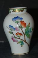 Kézzel festett Viktória-mintás Herendi porcelán vázácska / Hand-painted Herend chinaware vase 7 cm