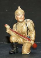 ~1910 Porcelán katona persely 10 cm magas