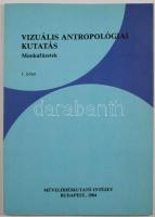 Perneczky Géza: Csipkebokorgyújtogatók. /Új hiba-tan./ A korszak mint műalkotás. /1982./ Vizuális antropológiai kutatás. Munkafüzetek. 1. Szerk.: Bán András, Forgács Péter. Bp., 1984, Művelődéskutató Intézet, 67 p. Kiadói papírkötés.