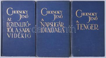 Cholnoky Jenő 3 darab műve a Singer és Wolfner kiadásában: Cholnoky Jenő: A tenger. Bp., 1931, Singer és Wolfner. Kiadói egészvászon kötés + Cholnoky Jenő: Az egyenlítőtől a sarkvidékig. Bp.,1930, Singer és Wolfner. Fekete-fehér fotókkal illusztrált. Kiadói aranyozott egészvászon kötés + + Cholnoky Jenő: A napsugár diadala. 107 kép és 67 ábra a szövegben. Bp., 1930, Singer és Wolfner. Kiadói aranyozott egészvászon kötés