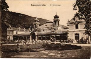 Trencsénteplic, Trencianske Teplice; Gyógyterem. Vasúti levelezőlapárusítás 1499. / spa hall (EK)