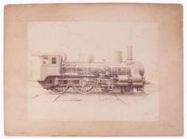 Ca 1900 MÁV 409 mozdony, lokomotív nagyméretű fotója kartonon / Hungarian Railways Locomotive, large original photo 33x25 cm