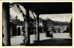 Pöstyén, Piestany; Napoleon udvar, infanterista / Napoleonhof / spa, courtyard (gyűrődés / crease)