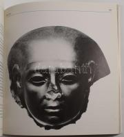 Sylvia Schoske - Dietrich Wildung: Agyptische Kunst München. München,én., Karl M. Lipp. Német nyelve...