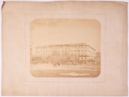 ca 1870 Az Első Magyar Általános Biztosító Társaság neoklasszicista stílusú székháza a pesti dunakor...